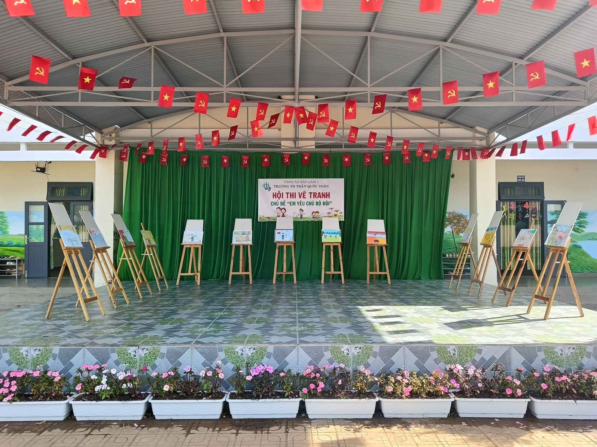 HỘI THI VẼ TRANH CHỦ ĐỀ “EM YÊU CHÚ BỘ ĐỘI” 