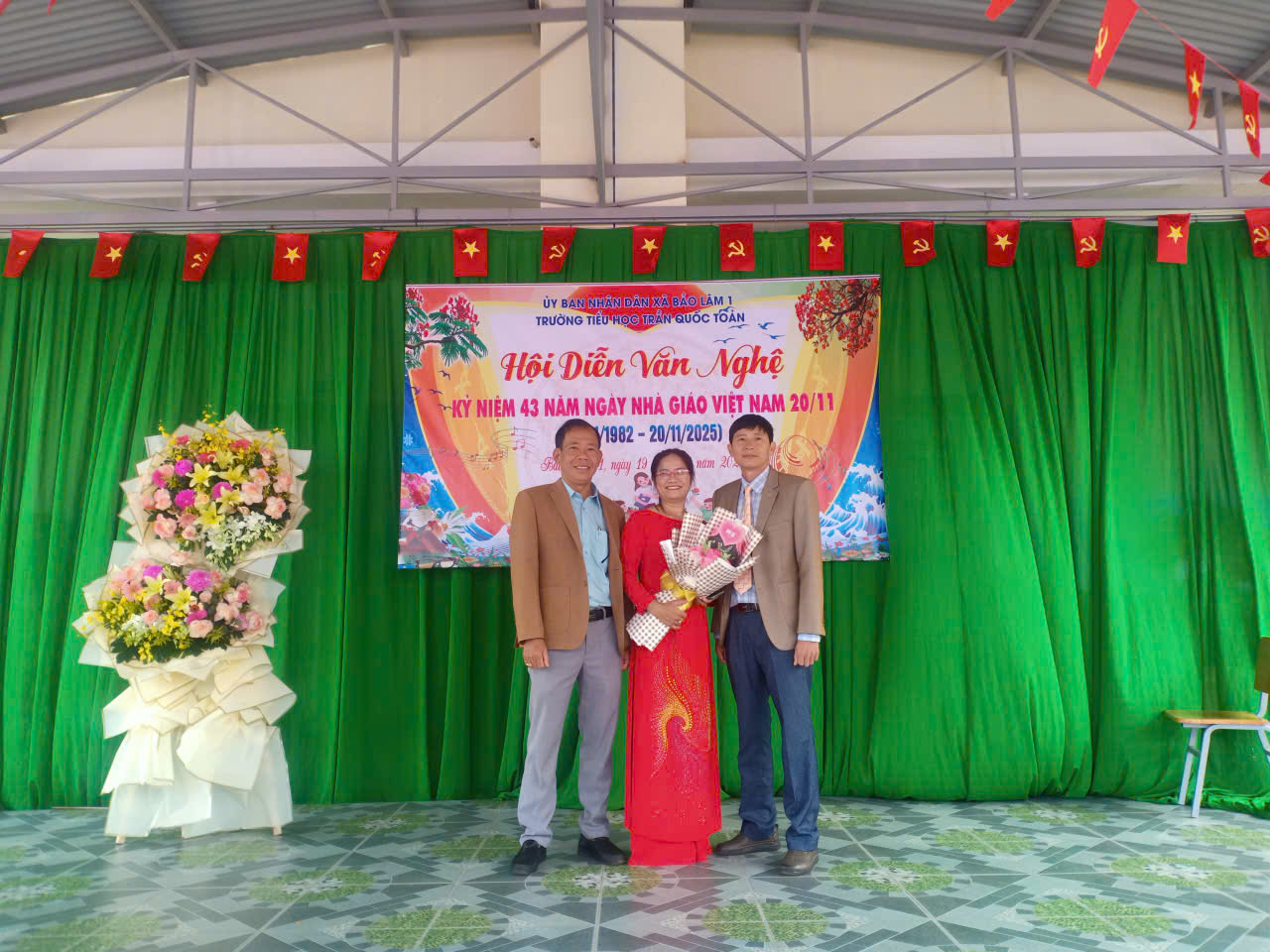 HỘI DIỄN VĂN NGHỆ CHÀO MỪNG 43 NĂM NGÀY NHÀ GIÁO VIỆT NAM 20/11/1982 – 20/11/2025