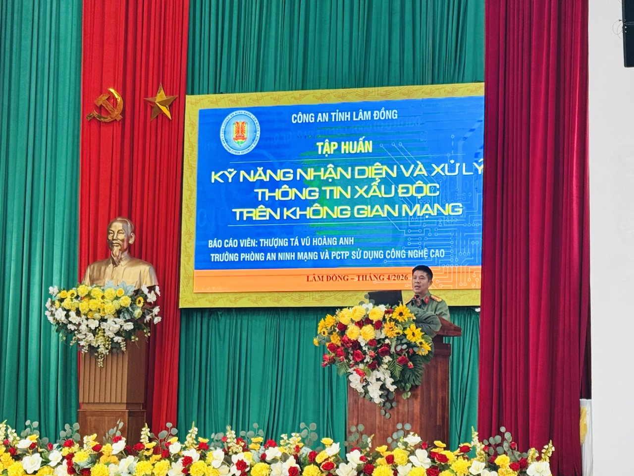 Tập huấn nâng cao kiến thức về công tác quản lý Nhà nước trong lĩnh vực báo chí, xuất bản cho cán bộ, công chức, viên chức cấp xã, phường tỉnh Lâm Đồng năm 2026