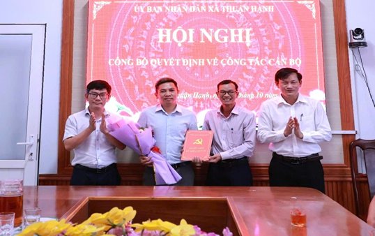 XÃ THUẬN HẠNH CÔNG BỐ QUYẾT ĐỊNH VỀ CÔNG TÁC CÁN BỘ