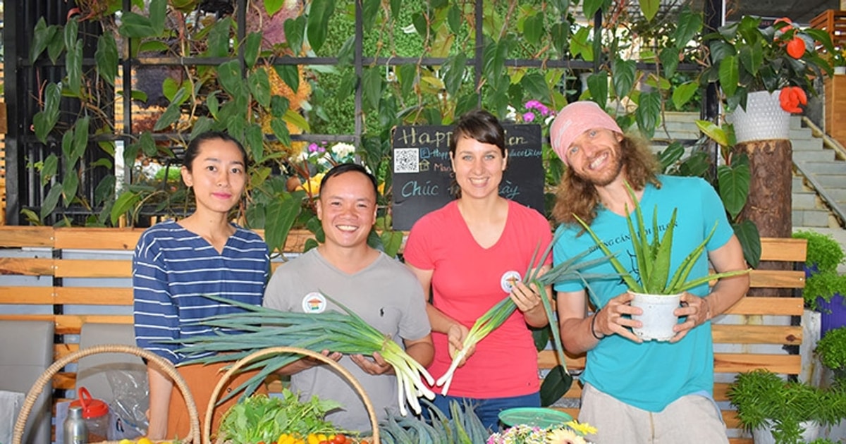 Phiên chợ nông sản hữu cơ tại Lâm Đồng: Điểm hẹn của sự tử tế