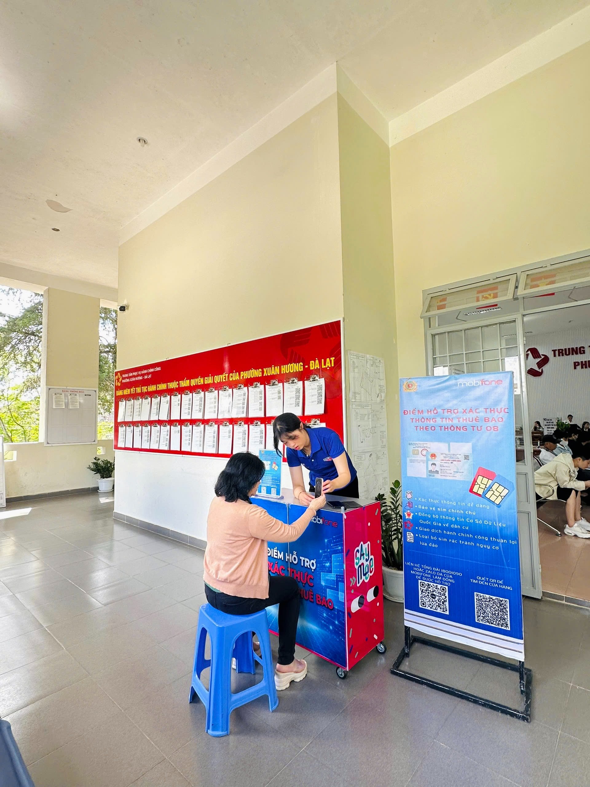 Trung tâm phục vụ hành chính công phường Xuân Hương - Đà Lạt đồng hành xác thực thông tin thuê bao di động mặt đất