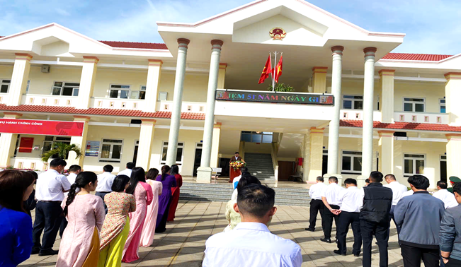 CHÀO CỜ NGÀY THỨ HAI, TUẦN ĐẦU THÁNG 5 - LAN TỎA TINH THẦN HỌC TẬP VÀ LÀM THEO BÁC VỀ CHI TIÊU TIẾT KIỆM