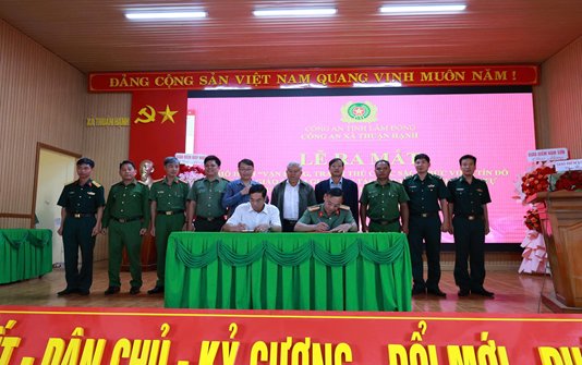 XÃ THUẬN HẠNH RA MẮT MÔ HÌNH “VẬN ĐỘNG, TRANH THỦ CHỨC SẮC, CHỨC VIỆC, TÍN ĐỒ THEO ĐẠO CÔNG GIÁO THAM GIA BẢO VỆ AN NINH, TRẬT TỰ TUYẾN BIÊN GIỚI ĐẤT LIỀN XÃ THUẬN HẠNH”