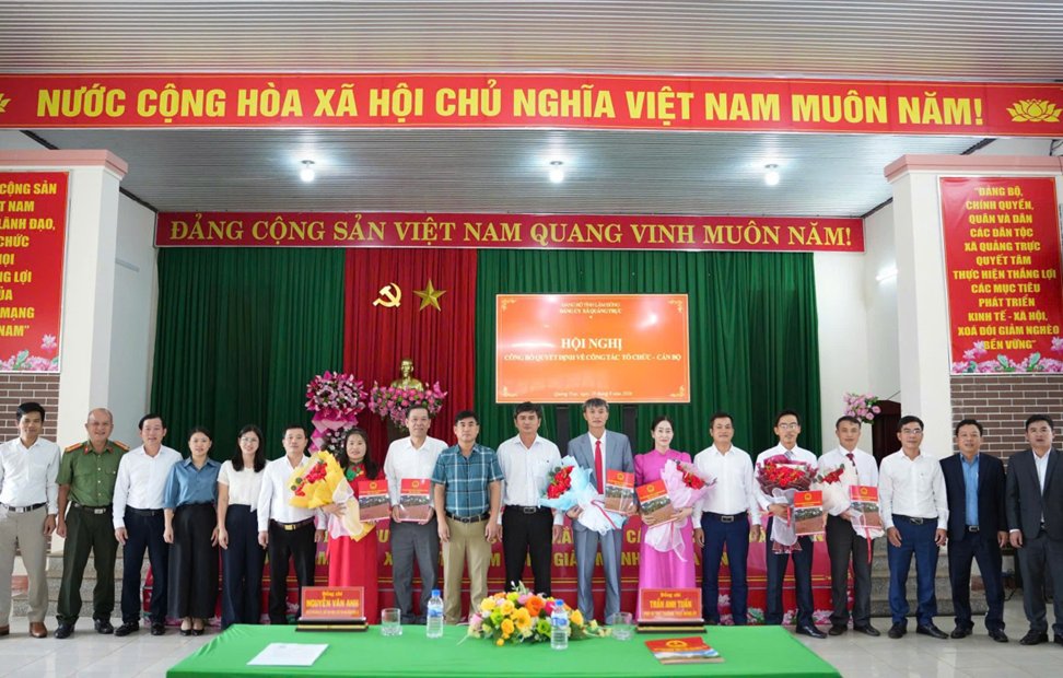 Quảng Trực công bố các quyết định về công tác tổ chức - cán bộ tại các trường học