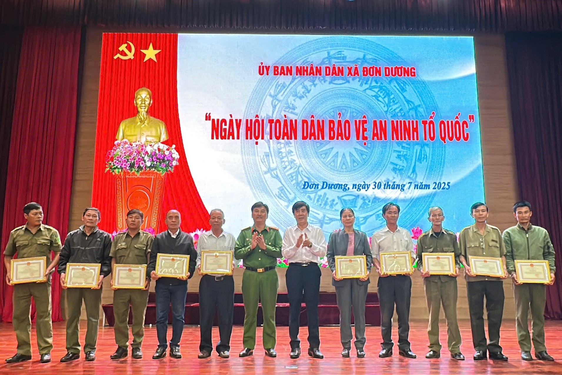 ĐƠN DƯƠNG NÂNG CAO THẾ TRẬN AN NINH NHÂN DÂN