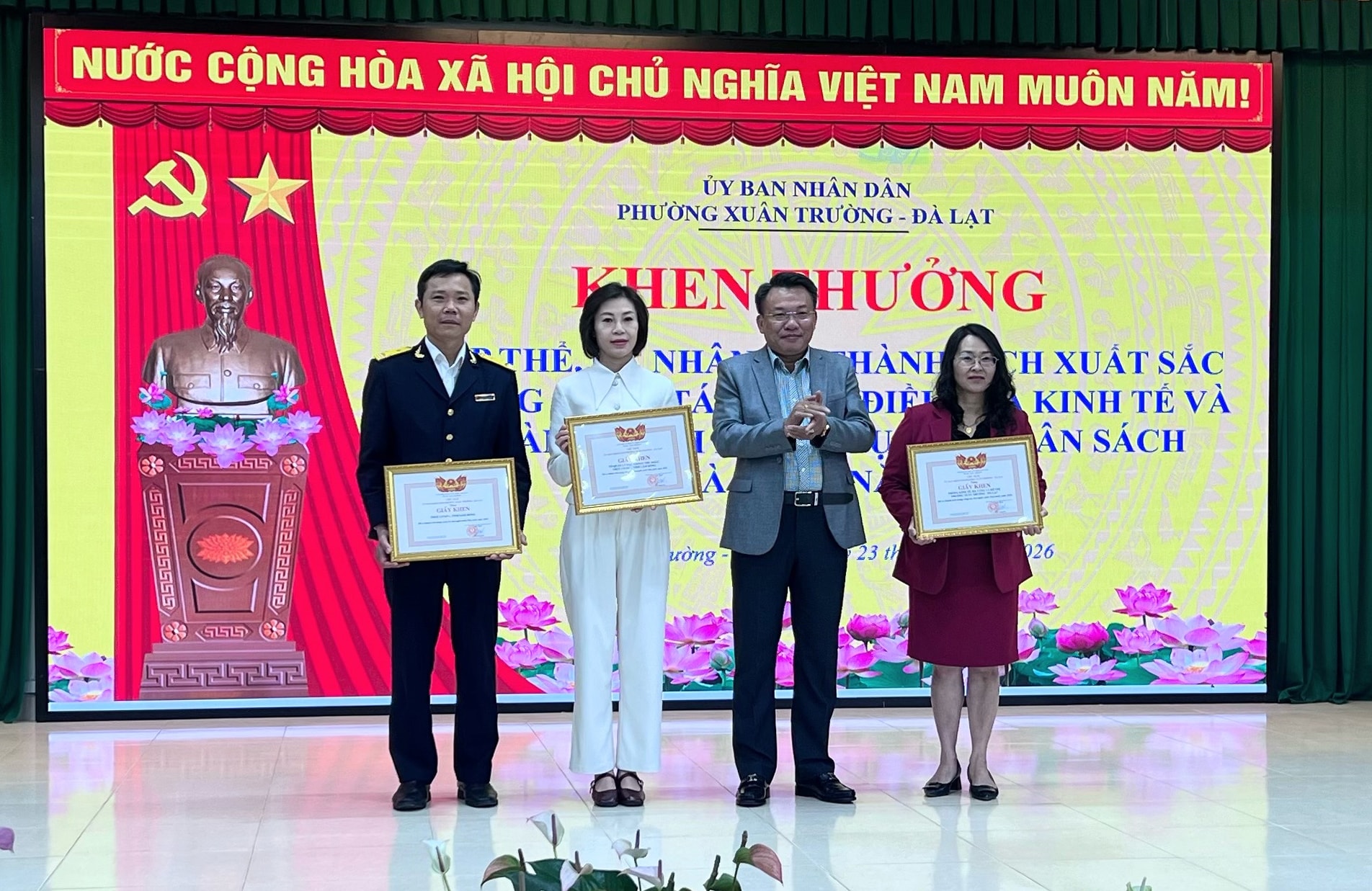 Phường Xuân Trường – Đà Lạt khen thưởng 4 tập thể và 17 cá nhân