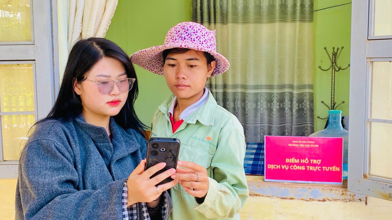 Trường học đồng hành với người dân trong chuyển đổi số