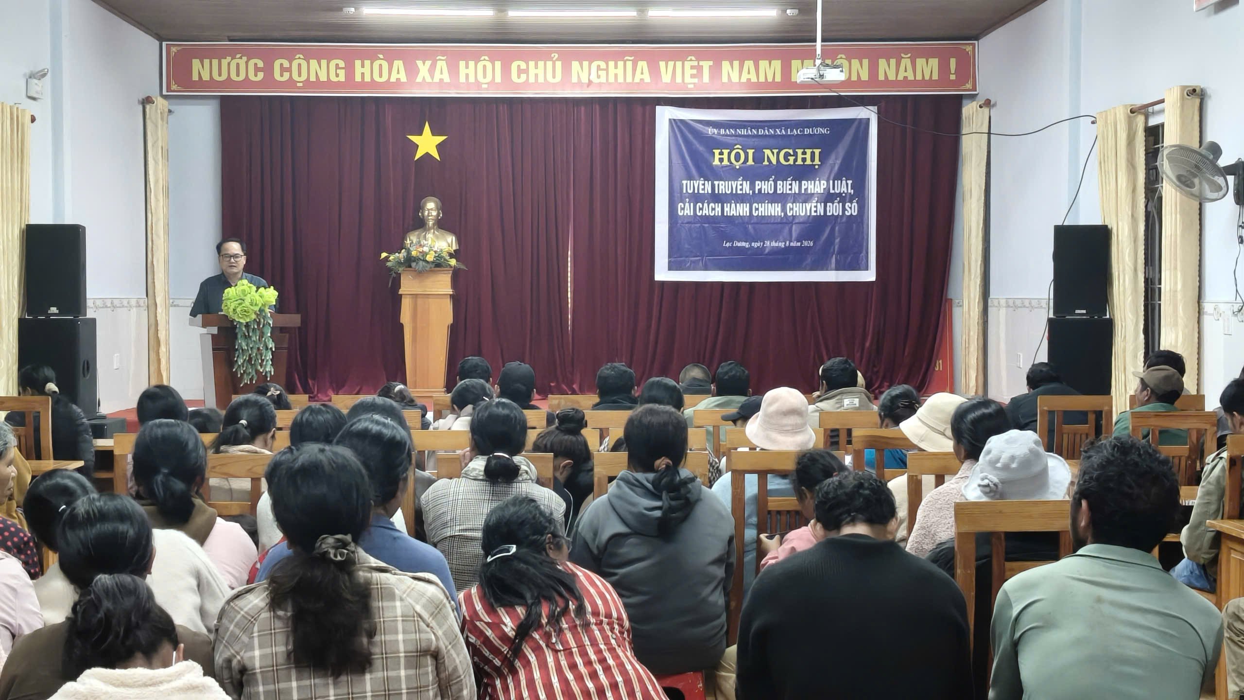 Xã Lạc Dương tuyên truyền pháp luật về cải cách hành chính và chuyển đổi số