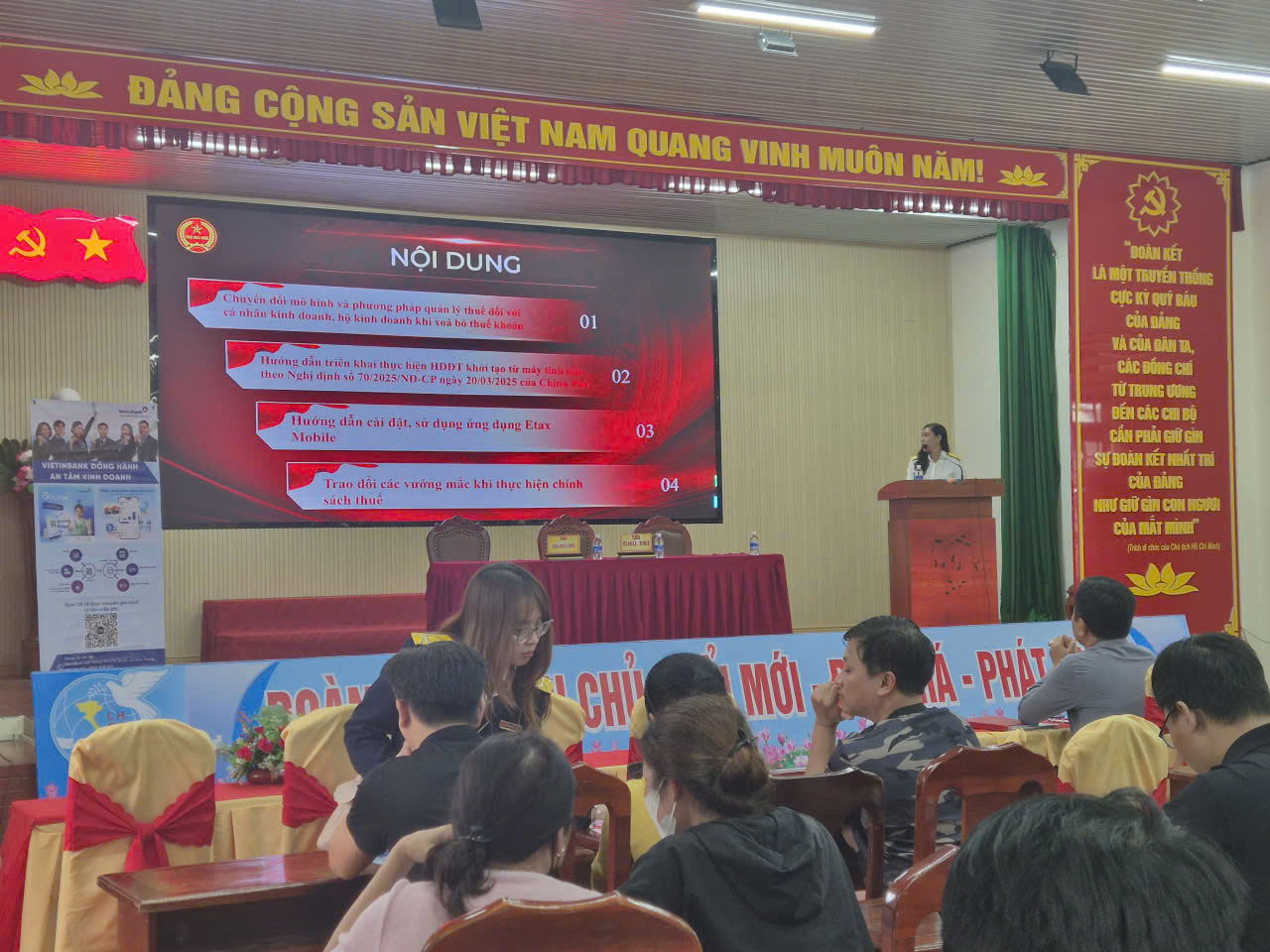 Tập huấn chuyển đổi số dành cho Doanh nghiệp, hộ kinh doanh và hộ dân trên địa bàn xã Ka Đô