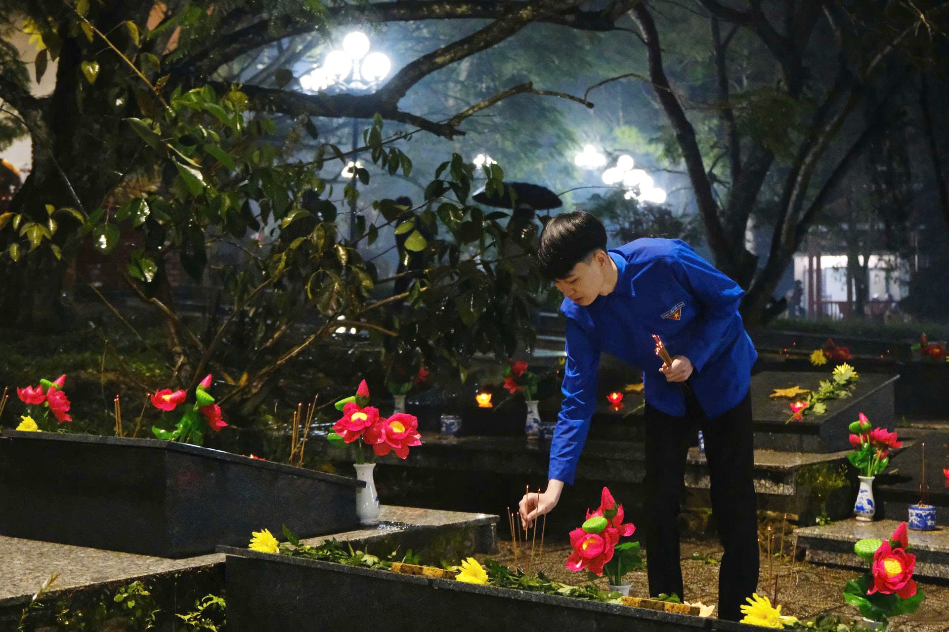 TUỔI TRẺ HÀNH ĐỘNG, KHẮC GHI CÔNG ƠN