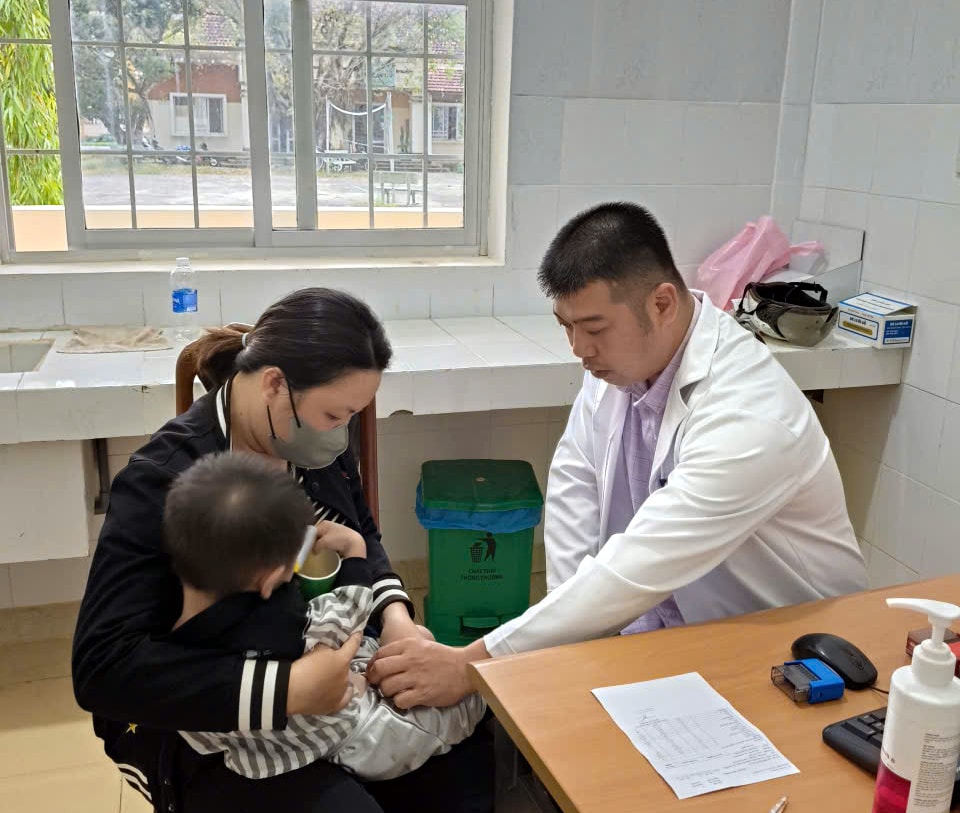  CẢNH GIÁC BỆNH TAY CHÂN MIỆNG DO VIRUS EV71