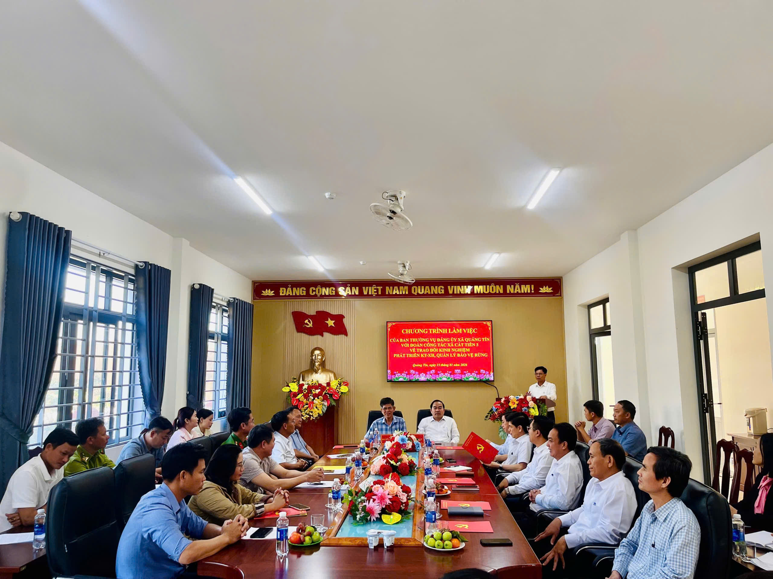 Đoàn công tác xã Cát Tiên 3 làm việc, học tập kinh nghiệm tại xã Quảng Tín