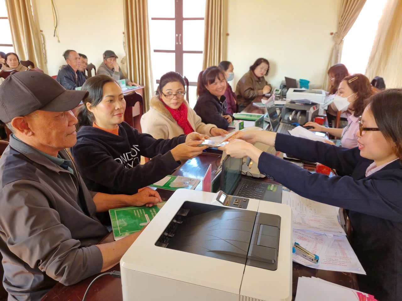 TÍN DỤNG CHÍNH SÁCH – ĐIỂM TỰA GIÚP NGƯỜI DÂN XÃ D’RAN KHẮC PHỤC HẬU QUẢ SAU LŨ LỤT