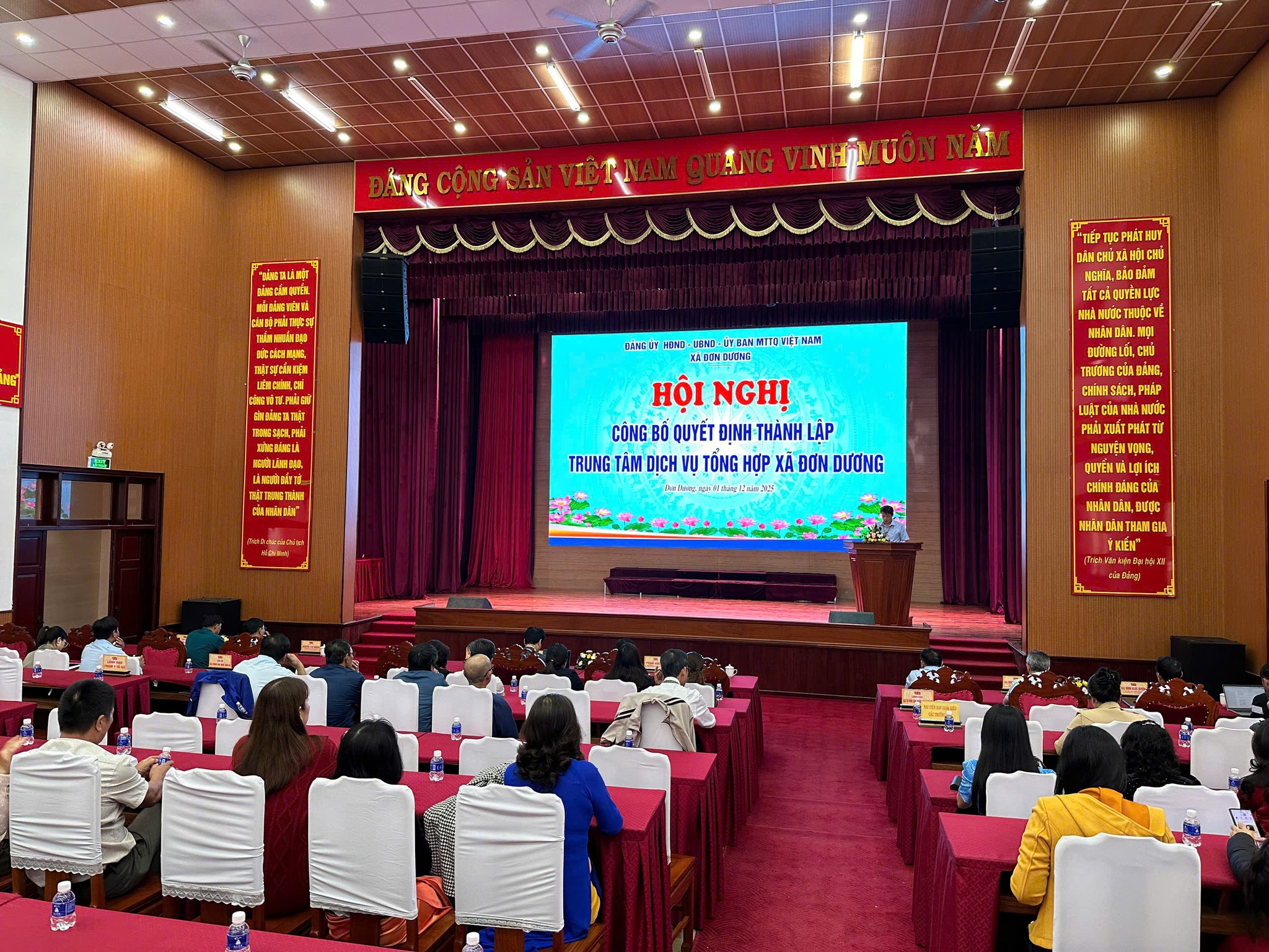 UBND XÃ ĐƠN DƯƠNG TỔ CHỨC HỘI NGHỊ CÔNG BỐ QUYẾT ĐỊNH THÀNH LẬP TRUNG TÂM DỊCH VỤ TỔNG HỢP XÃ ĐƠN DƯƠNG 