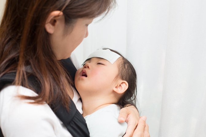 Xử trí sốt cao co giật ở trẻ em tại nhà đúng cách