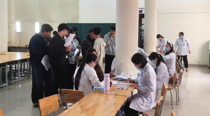 TRUNG TÂM GDNN - GDTX ĐÀ LẠT TỔ CHỨC HOẠT ĐỘNG KHÁM SỨC KHỎE ĐẦU NĂM HỌC CHO HỌC VIÊN