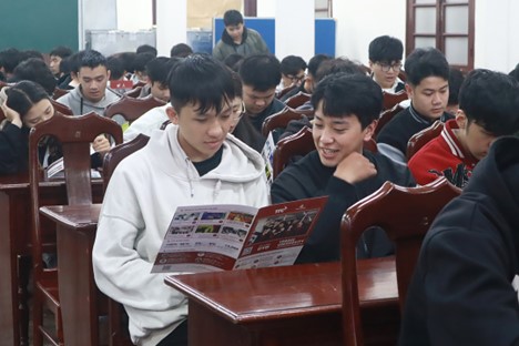 SINH HOẠT ĐẦU TUẦN - TƯ VẤN TUYỂN SINH CỦA TRƯỜNG ĐẠI HỌC YERSIN