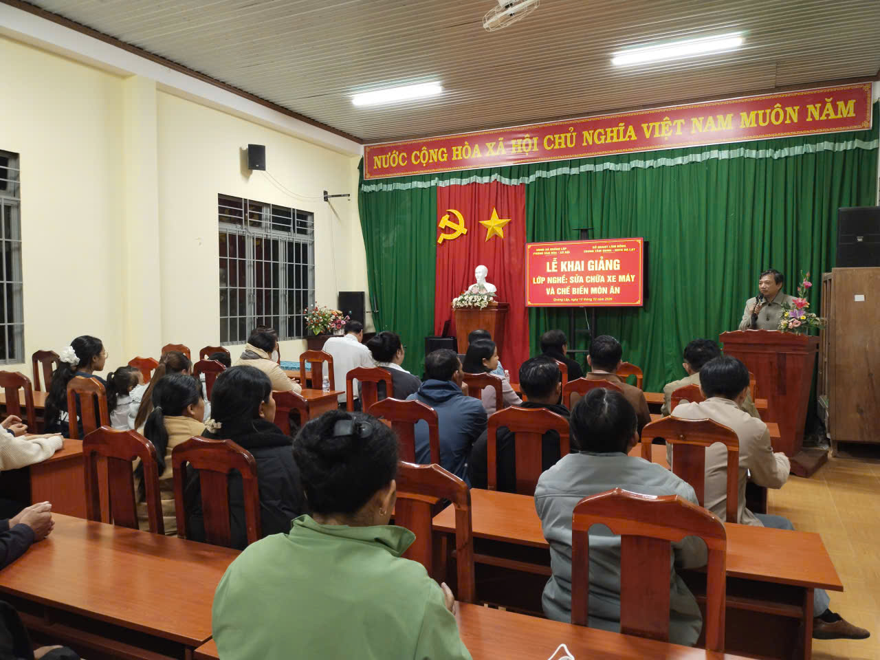 KHAI GIẢNG LỚP NGHỀ CHẾ BIẾN MÓN ĂN – SỬA CHỮA XE MÁY